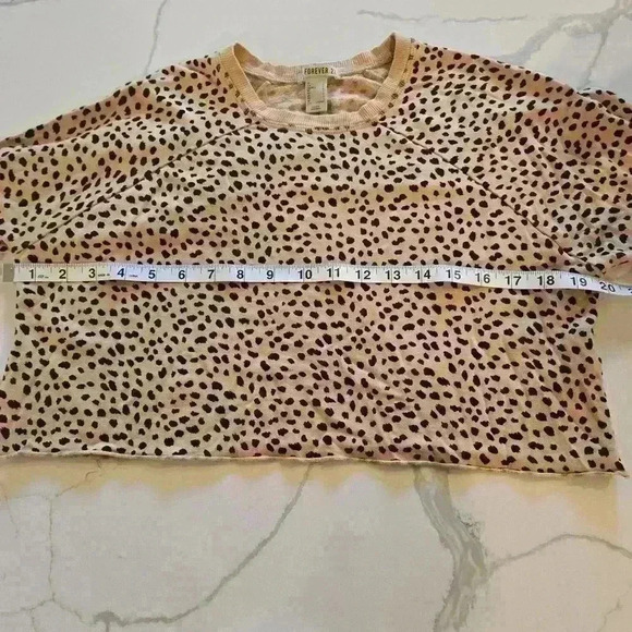Forever 21 Cheetah Long Sleeve Crop Top Size Large - Picture 6 of 7